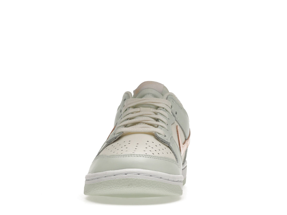 WMNS Nike Dunk Low "Barely Green"